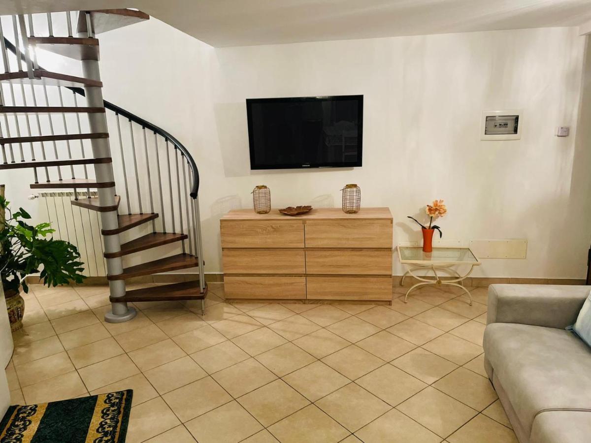 Apartament Casa Dei Fiori 2 Somma Lombardo Zewnętrze zdjęcie