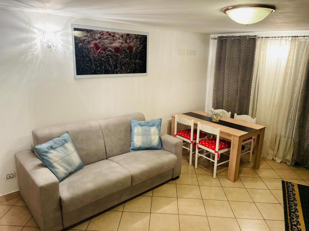 Apartament Casa Dei Fiori 2 Somma Lombardo Zewnętrze zdjęcie